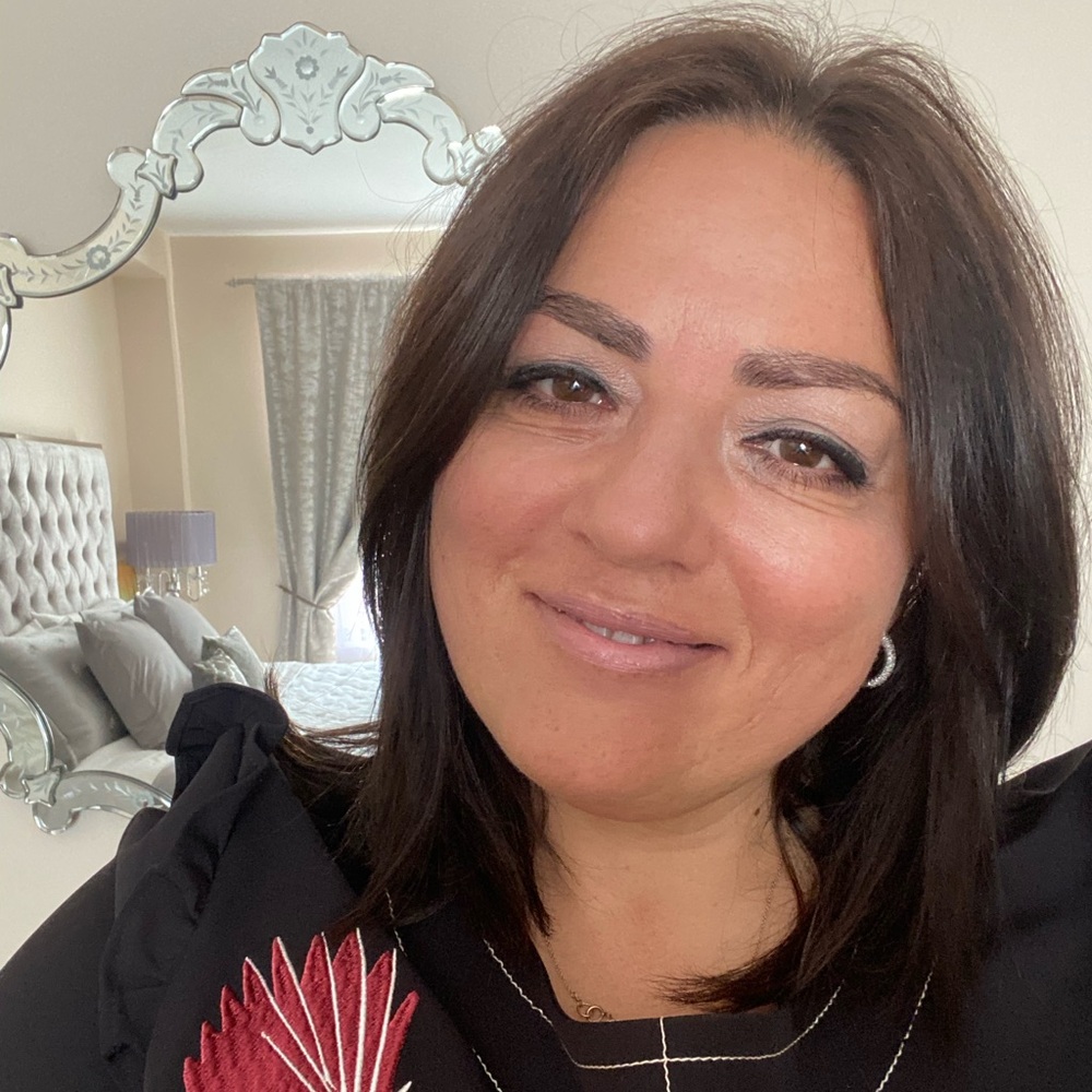 Meet your Posher, Estee